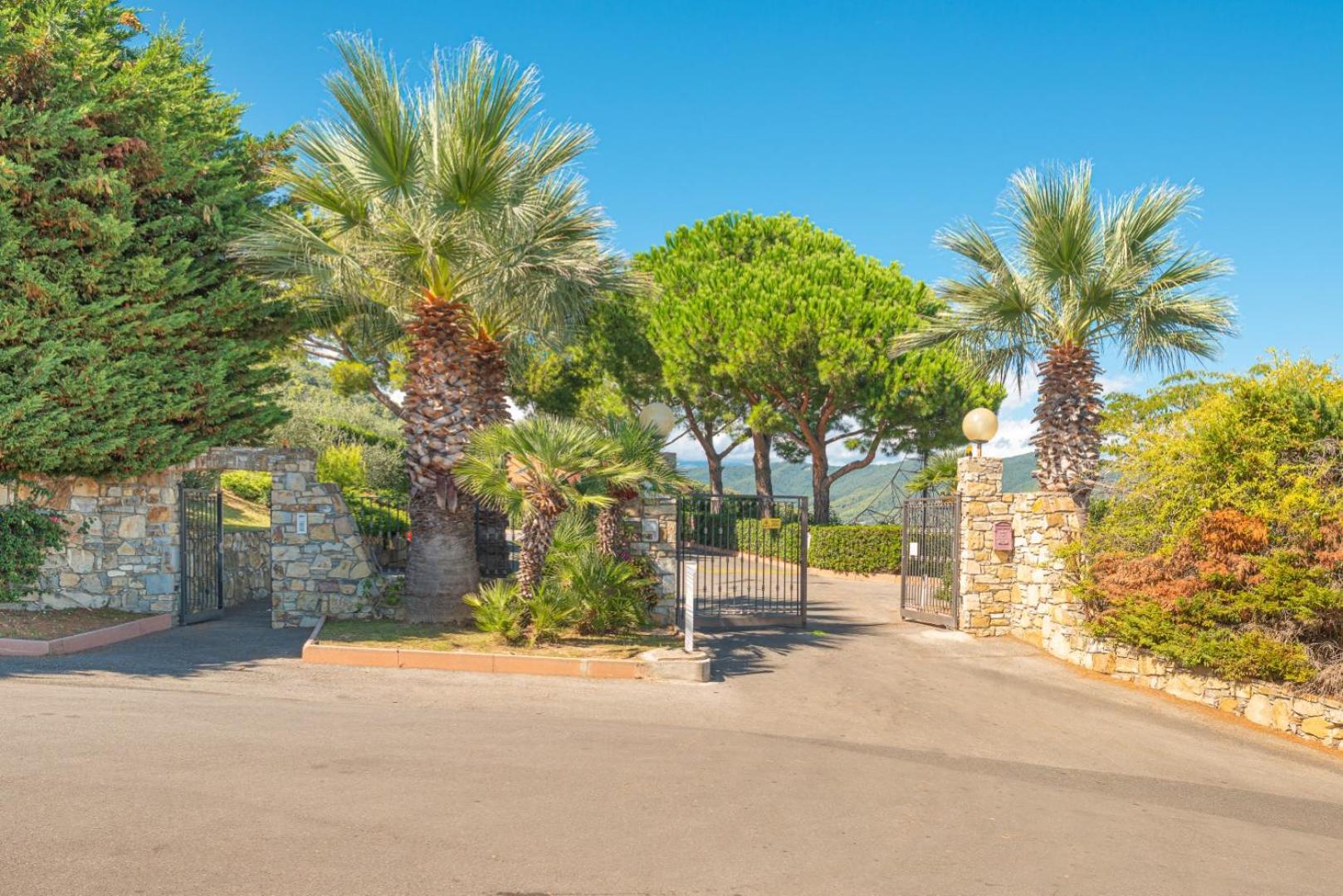 Villaggio Colombo Nuova Gestione Marina dʼMarina dʼAndora Bagian luar foto